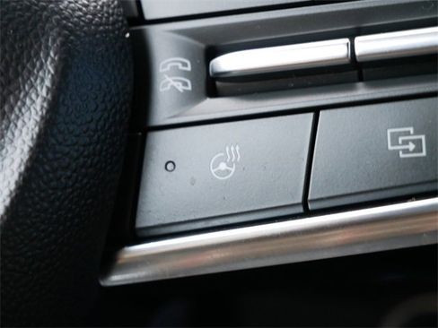 Certified 2025 Chevrolet Traverse LT image 18