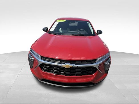 Used 2026 Chevrolet Trax LS FWD image 3