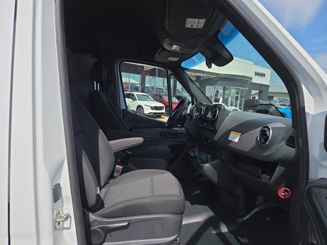 Used 2025 Mercedes-Benz Sprinter 2500 image 14