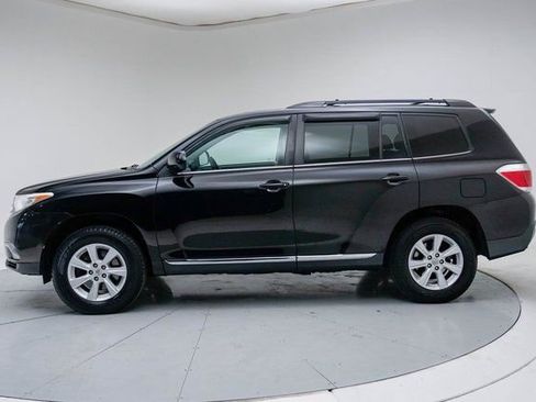 Used 2013 Toyota Highlander SE image 2