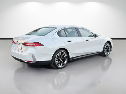 New 2027 BMW 530i xDrive w/ Premium Package AWD/4WD image 3