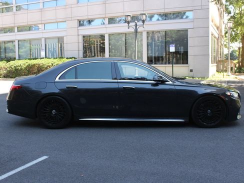 Used 2022 Mercedes-Benz S 580 4MATIC Sedan w/ AMG Line Package image 6