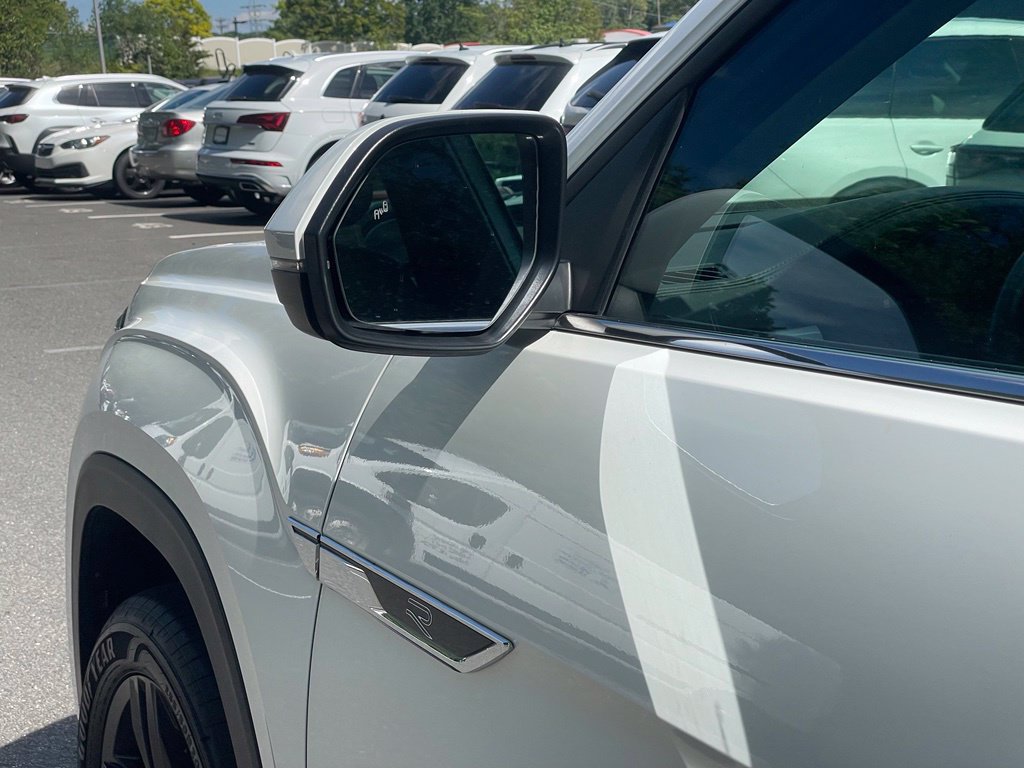 Used 2022 Volkswagen Atlas SEL R-Line AWD/4WD image 27