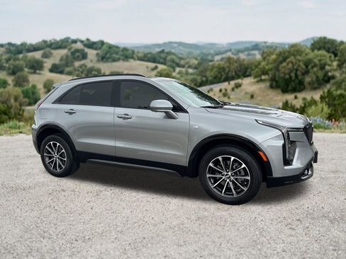 Used 2025 Cadillac XT4 Sport FWD image 12
