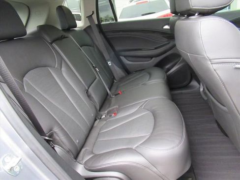 Used 2020 Buick Envision Essence image 27