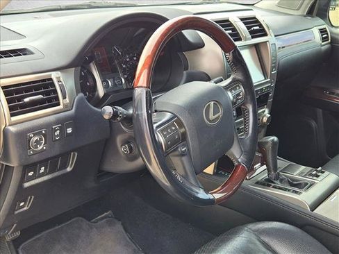 Used 2016 Lexus GX 460 w/ Premium Package AWD/4WD image 10
