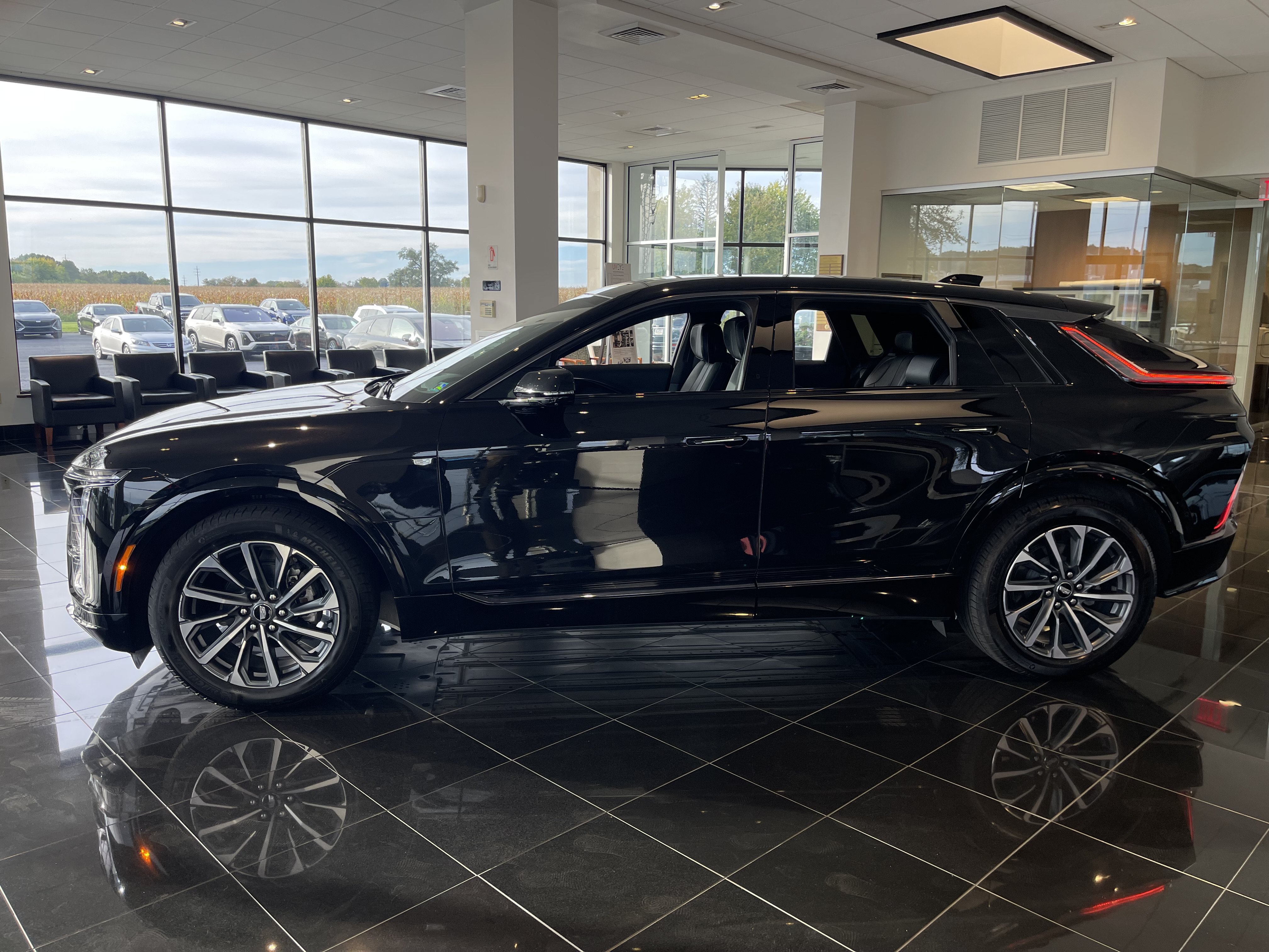 Certified 2024 Cadillac Lyriq Sport AWD/4WD image 2