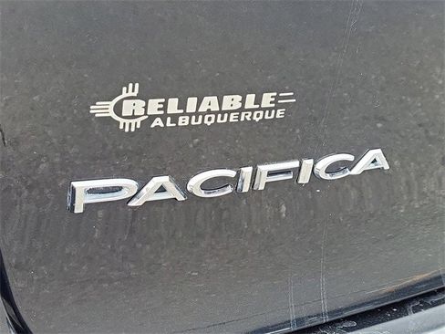 Used 2019 Chrysler Pacifica Touring-L w/ Advanced Safetytec Group image 14