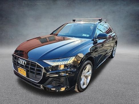 Used 2023 Audi Q8 Premium image 1