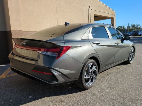 Certified 2025 Hyundai Elantra Sport image 4