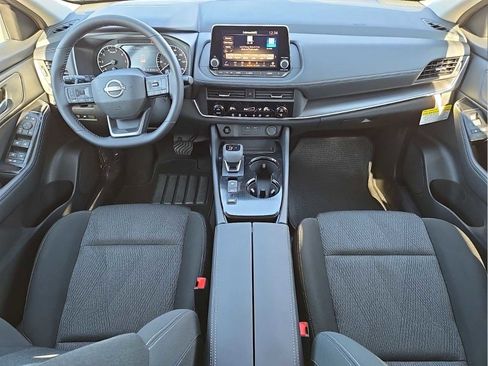 Used 2025 Nissan Rogue SV FWD image 15