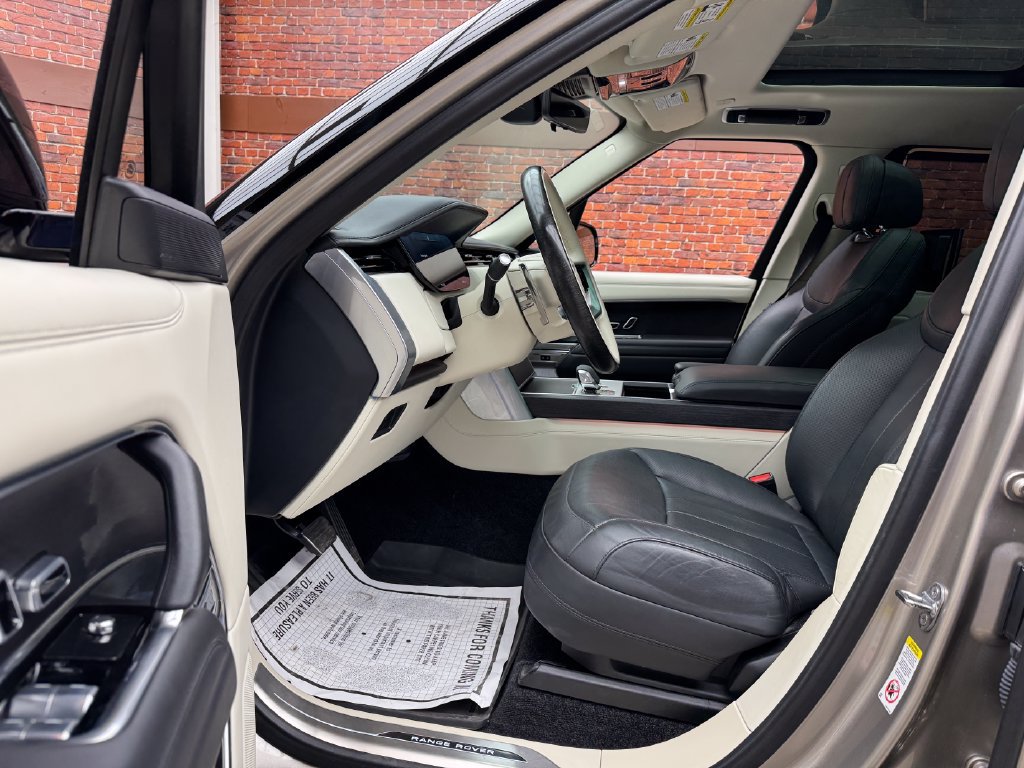 Used 2024 Land Rover Range Rover Long Wheelbase SE AWD/4WD image 21