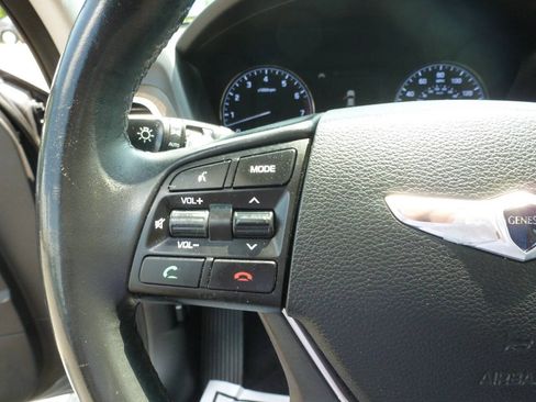 Used 2015 Hyundai Genesis 5.0 RWD image 24