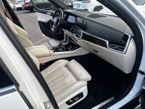 Used 2019 BMW X5 xDrive40i w/ Premium Package 2 image 19