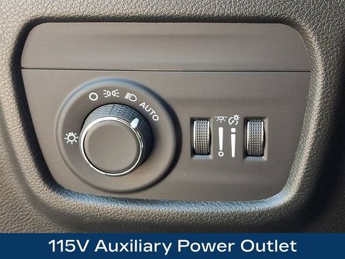Used 2025 Jeep Grand Cherokee Laredo X w/ Luxury Tech Group I AWD/4WD image 9