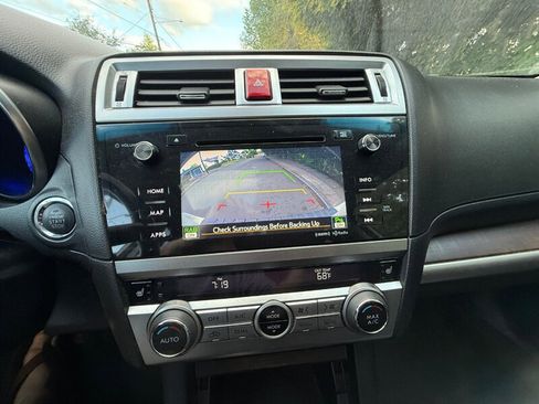 Used 2017 Subaru Outback 3.6R Limited image 21