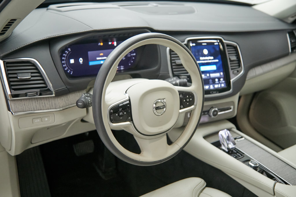 Certified 2025 Volvo XC90 T8 Ultra w/ Protection Package Premier AWD/4WD image 13