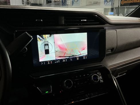 Used 2024 GMC Sierra 3500 AT4 w/ AT4 Premium Plus Package image 27