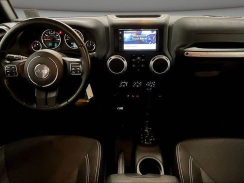 Used 2016 Jeep Wrangler Unlimited Rubicon AWD/4WD image 7
