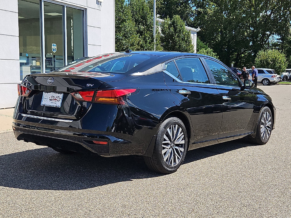 Certified 2023 Nissan Altima 2.5 SV FWD image 8