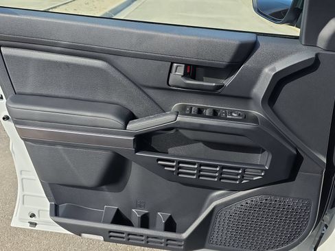 New 2026 Toyota 4Runner SR5 AWD/4WD image 23