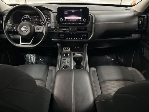 Used 2025 Nissan Pathfinder S AWD/4WD image 25