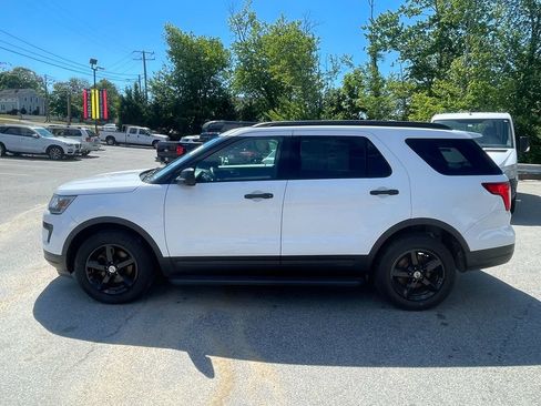 Used 2018 Ford Explorer 4WD w/ Class II Trailer Tow Package image 9