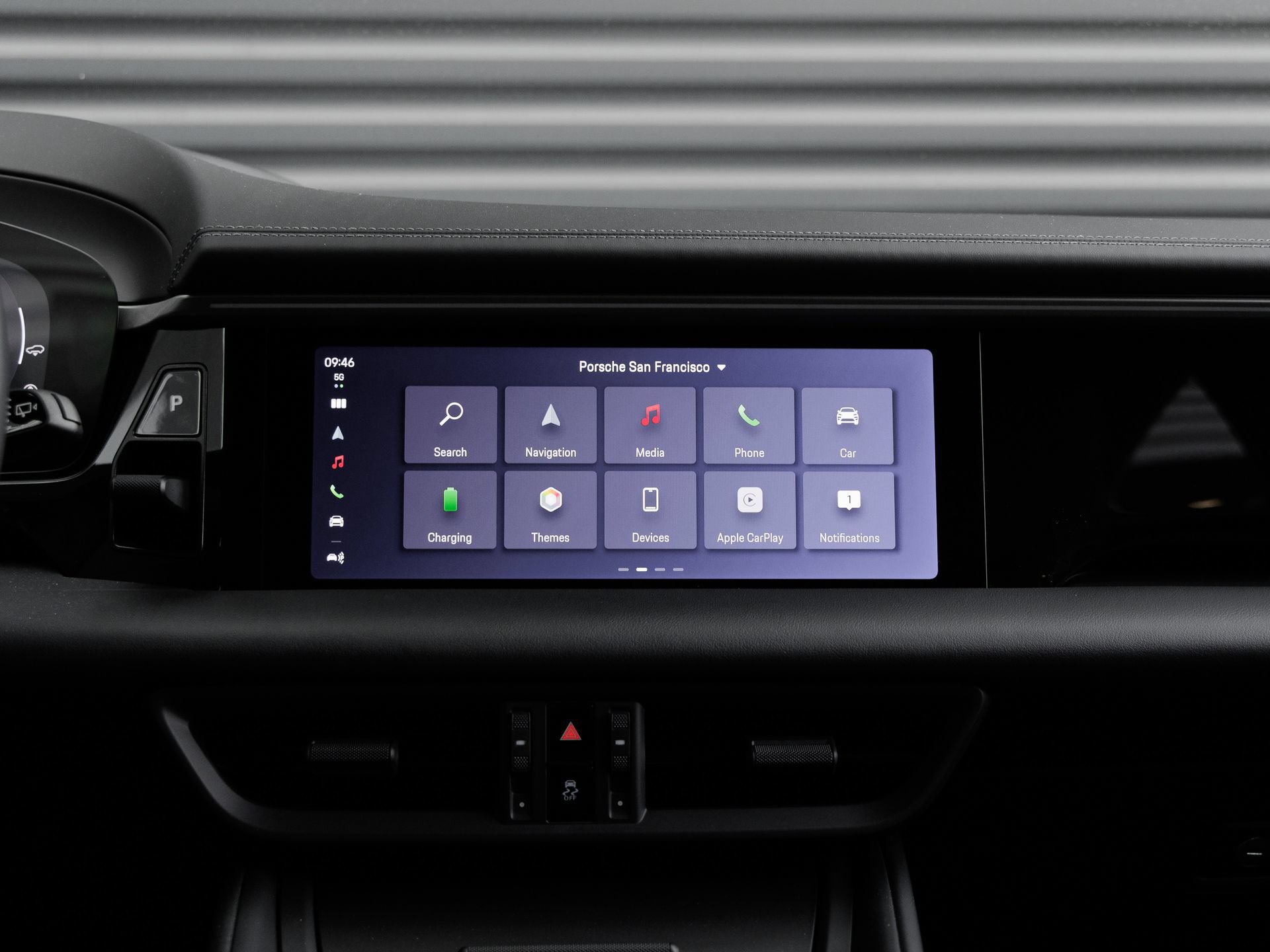 Certified 2025 Porsche Macan Electric RWD image 21