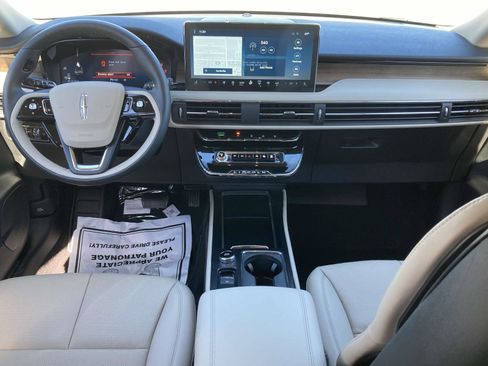 New 2025 Lincoln Corsair Reserve image 18