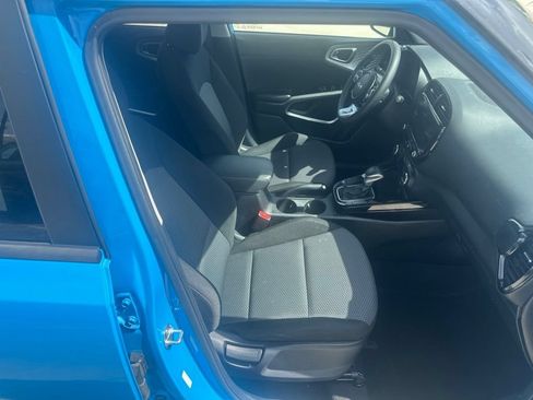 Used 2023 Kia Soul S FWD image 28