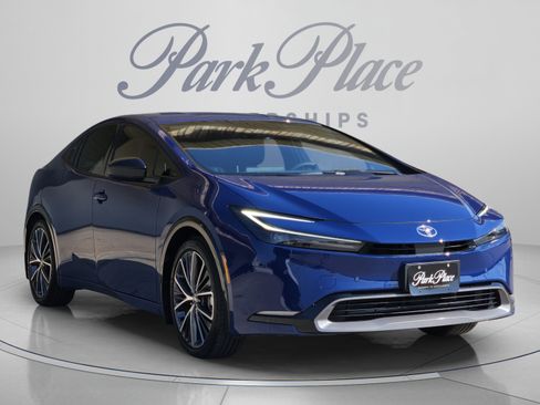 Used 2026 Toyota Prius XLE FWD image 8
