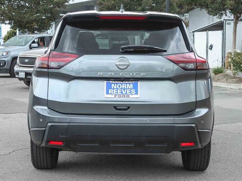 Used 2025 Nissan Rogue SV FWD image 8