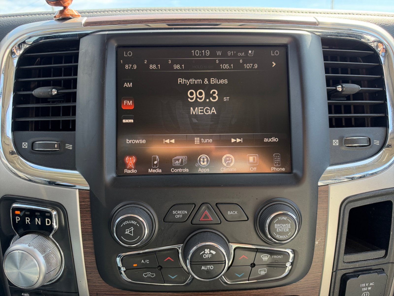Used 2016 RAM 1500 Laramie w/ Convenience Group AWD/4WD image 12