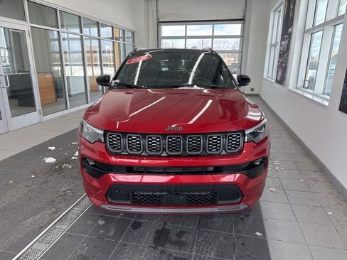 Used 2024 Jeep Compass Limited w/ High Altitude Package image 2