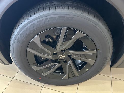 New 2026 Toyota C-HR AWD/4WD image 32
