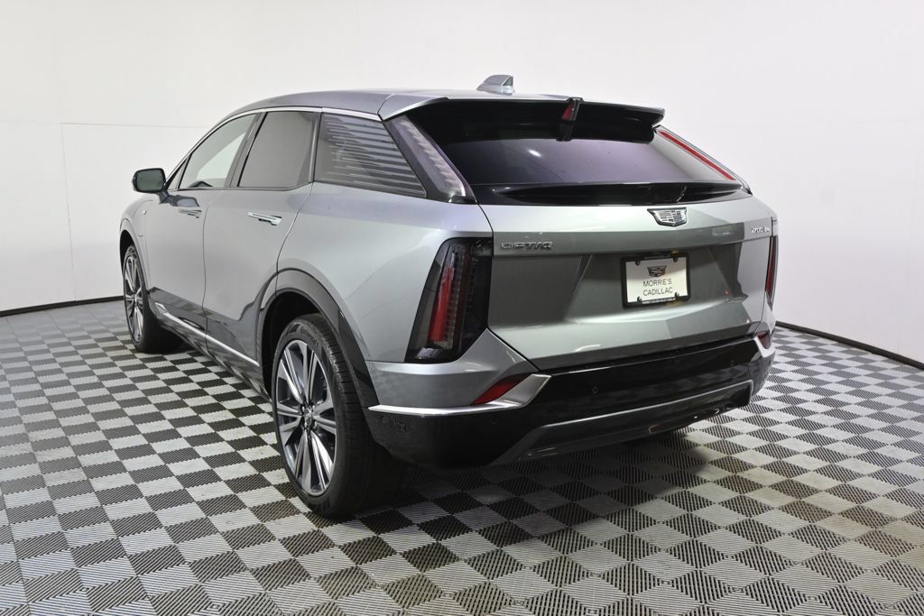New 2026 Cadillac Optiq Luxury 2 w/ LPO, Floor Liner Package AWD/4WD image 4