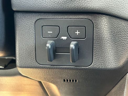 Used 2025 Toyota Sequoia SR5 w/ SR5 Premium Package image 33