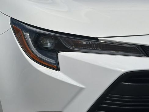 Used 2024 Toyota Corolla LE w/ LE Convenience Package FWD image 28