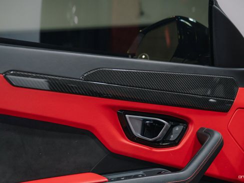 Used 2019 Lamborghini Urus image 8