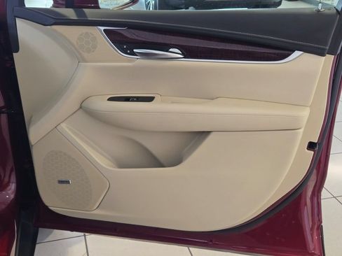 Certified 2017 Cadillac XT5 Luxury w/ Driver Awareness Package FWD image 5