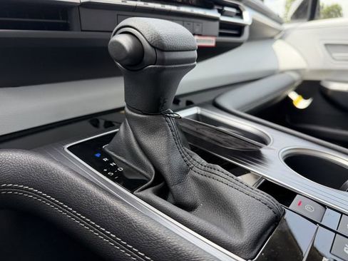 New 2026 Toyota Sienna LE FWD image 16