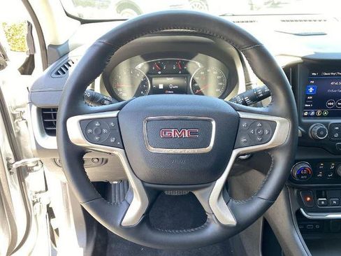Used 2020 GMC Terrain Denali w/ Denali Premium Package FWD image 7