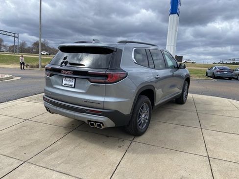 Used 2025 GMC Acadia Elevation image 10