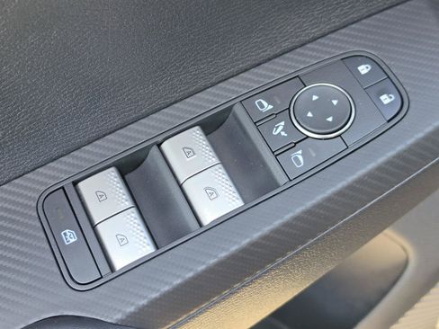 Used 2024 Mitsubishi Outlander FWD image 21