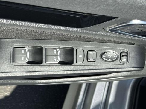 Used 2025 Honda Civic Sport image 25