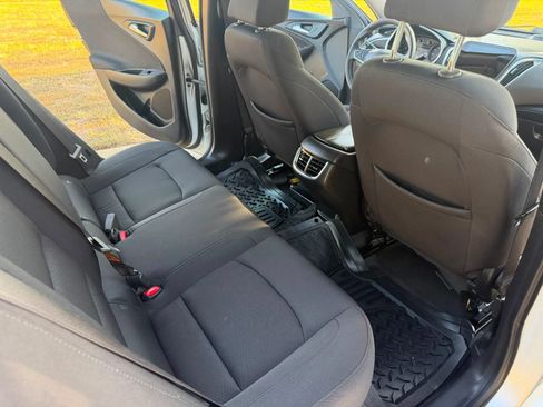 Used 2020 Chevrolet Malibu LT FWD image 19