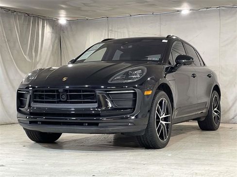Certified 2025 Porsche Macan image 51