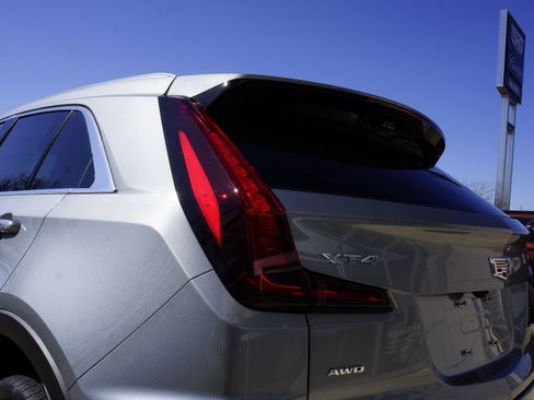 Used 2025 Cadillac XT4 Premium Luxury image 20