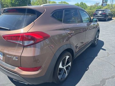 Used 2016 Hyundai Tucson Sport image 8
