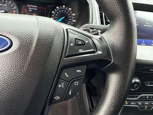 Used 2020 Ford Edge SE image 33